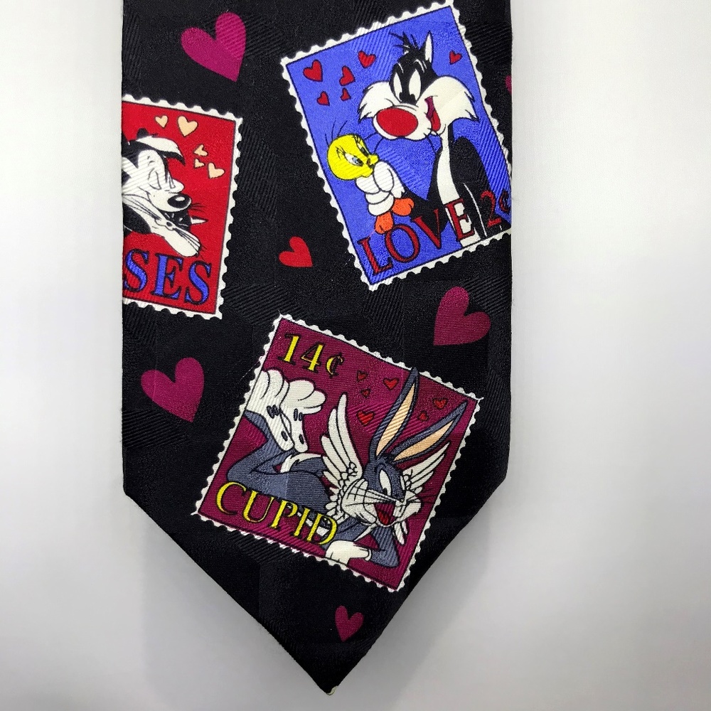 1995 Looney Toons Black Valentines 100% Silk Tie “Bugs Tweety Sylvester Taz Pepe